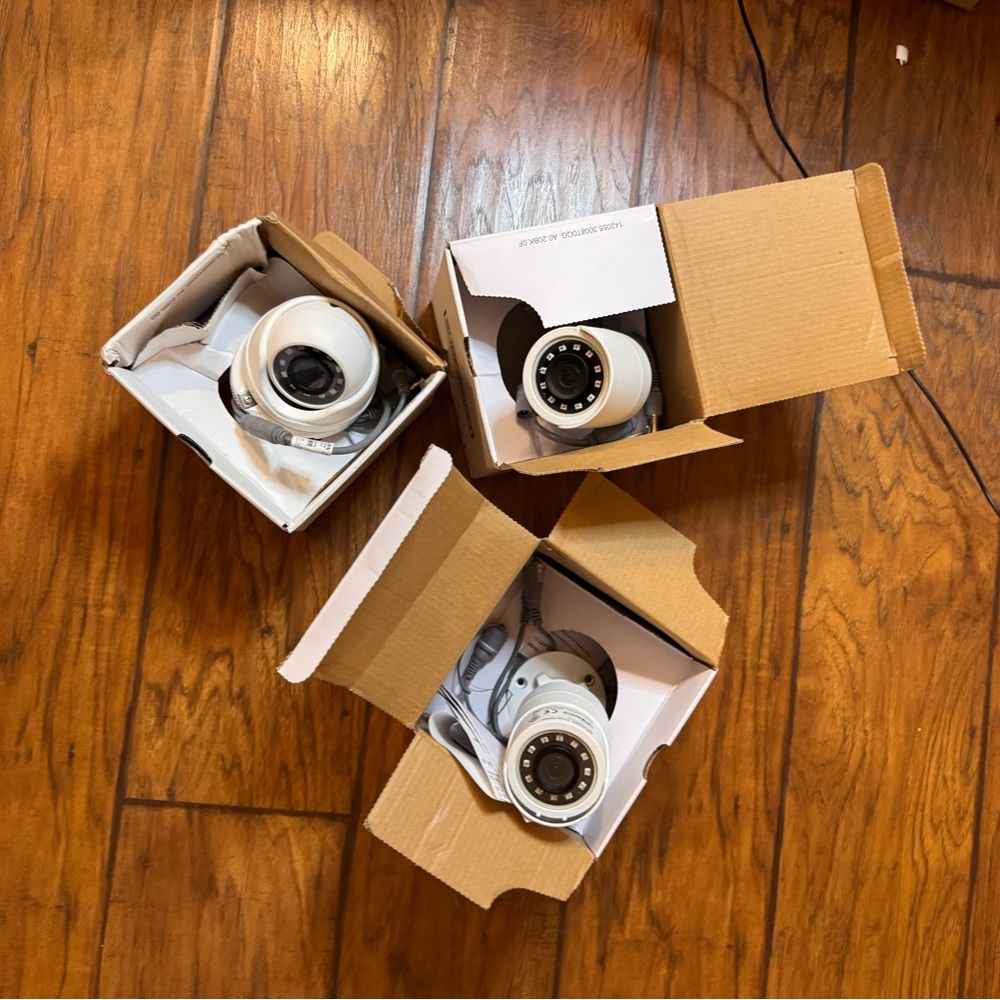 Lot of 3 Security Cameras